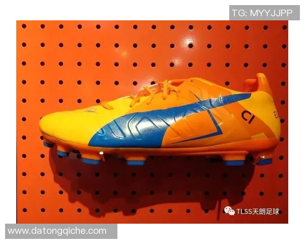 足球巨星亲自开箱分享限量装备带来前所未有的惊喜体验